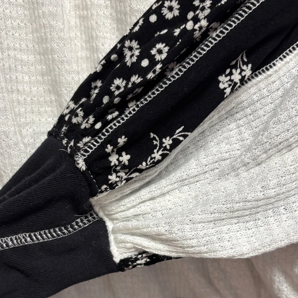 Free‎ People Black and White Knit Top
